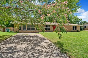 1309 N Mill St, Bowie, TX 76230 - Photo 1
