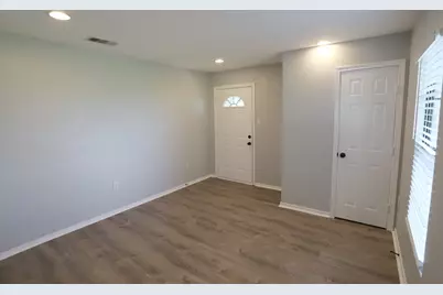 1020 S Adams Street, McGregor, TX 76657 - Photo 8