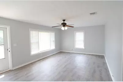 1020 S Adams Street, McGregor, TX 76657 - Photo 2