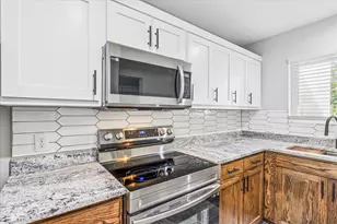 9228 Flickering Shadow Dr, Dallas, TX 75243 - Photo 6