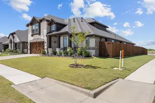 2700 Richard St, Burleson, TX 76028 - Photo 2