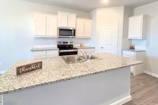 112 Trinity St, Grandview, TX 76050 - Photo 2