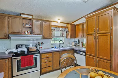 308 S Mill Street, Bowie, TX 76230 - Photo 4