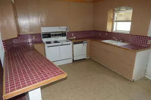 309 E 10th St, Cisco, TX 76437 - Photo 16