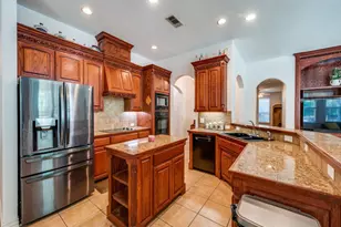 735 Sleepy Hollow Ln, Valley View, TX 76272 - Photo 10