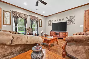 4713 Bernice St, Haltom City, TX 76117 - Photo 8