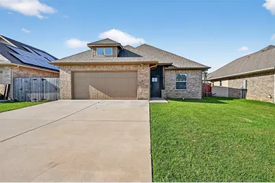 515 W Broad Street, Pilot Point, TX 76258 - Photo 1