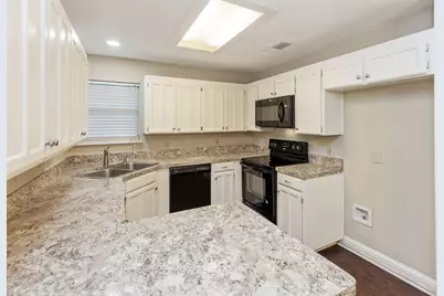 820 Greenridge Drive, Arlington, TX 76017 - Photo 8