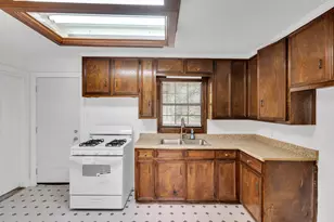 820 NE 31st St, Grand Prairie, TX 75050 - Photo 6