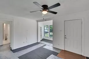 820 NE 31st St, Grand Prairie, TX 75050 - Photo 4