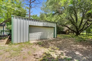 820 NE 31st St, Grand Prairie, TX 75050 - Photo 2