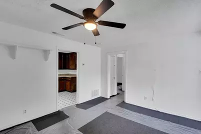 820 NE 31st Street, Grand Prairie, TX 75050 - Photo 10