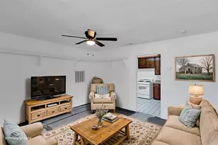 820 NE 31st St, Grand Prairie, TX 75050 - Photo 8