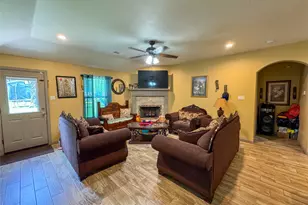 816 Elmo Dr, Seagoville, TX 75159 - Photo 4