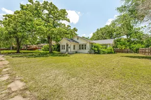 1143 W Jones St, Stephenville, TX 76401 - Photo 4