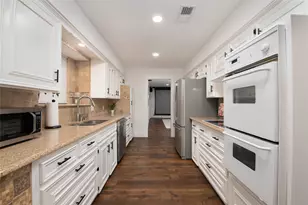 1421 Strawberry Cir, Irving, TX 75060 - Photo 12