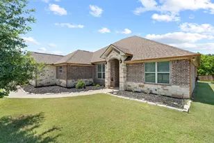 6504 Pinehurst Dr, Granbury, TX 76049 - Photo 2