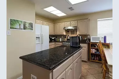 4041 Eisenhower Street, Carrollton, TX 75007 - Photo 10