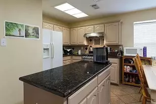 4041 Eisenhower St, Carrollton, TX 75007 - Photo 10