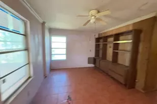 922 Shemya Ave, San Antonio, TX 78221 - Photo 6