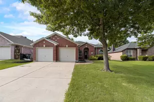 1647 Ash Ln, Corinth, TX 76210 - Photo 4