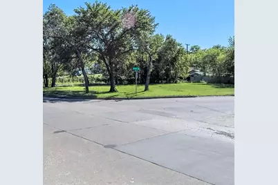 2601 Clinton Avenue, Fort Worth, TX 76164 - Photo 1