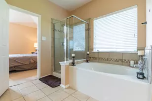 2248 Condor St, Grand Prairie, TX 75052 - Photo 6