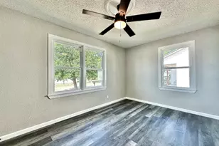 903 N 4th St, Ballinger, TX 76821 - Photo 10