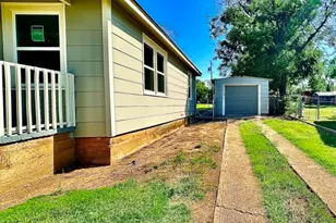 903 N 4th St, Ballinger, TX 76821 - Photo 2