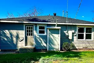 903 N 4th St, Ballinger, TX 76821 - Photo 4