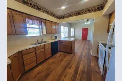 215 Cedar Court, Graham, TX 76450 - Photo 32