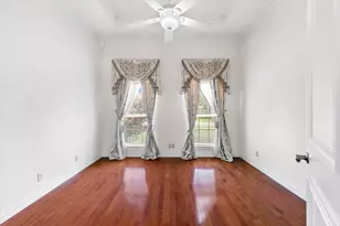 8945 Waterchase Cir, Fort Worth, TX 76120 - Photo 32