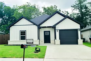 1903 King St, Greenville, TX 75401 - Photo 1