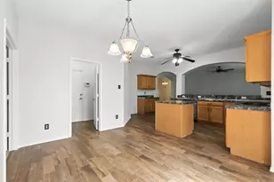 1028 Cutting Horse Dr, Mansfield, TX 76063 - Photo 4