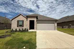 1944 Preakness Dr, Granbury, TX 76049 - Photo 2