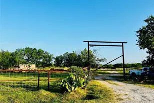 267 S Hopkins Ave, Emhouse, TX 75110 - Photo 16