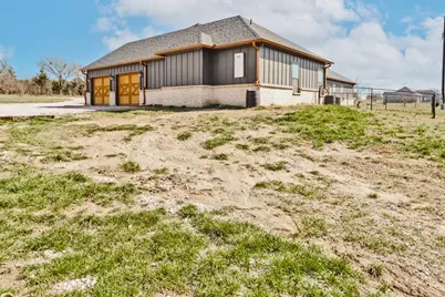 217 Polk, Bowie, TX 76230 - Photo 36