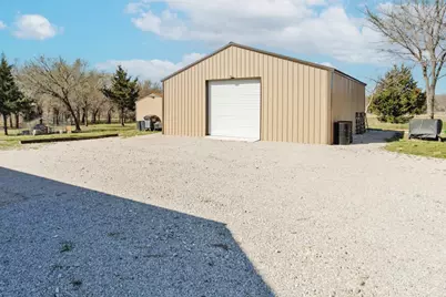 217 Polk, Bowie, TX 76230 - Photo 34