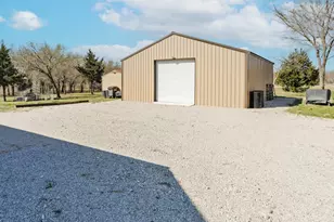 217 Polk, Bowie, TX 76230 - Photo 34