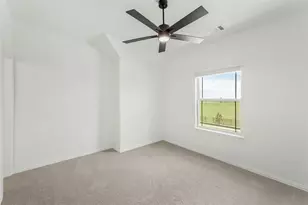 913 Cannes Dr, Red Oak, TX 75154 - Photo 32