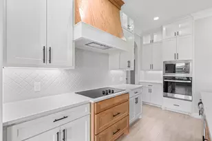 2172 Middlewood Cir, Granbury, TX 76049 - Photo 14