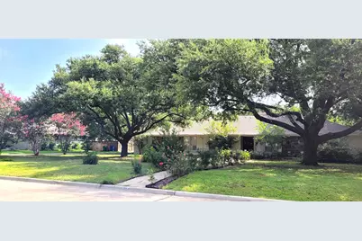 204 Overhill Drive, Waxahachie, TX 75165 - Photo 1