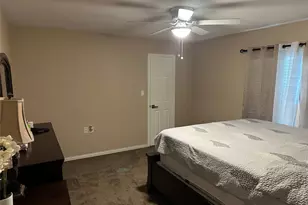 104 W South St, Whitesboro, TX 76273 - Photo 6