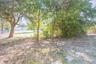 1611 Clark St, Greenville, TX 75401 - Photo 12