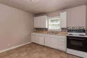 1611 Clark St, Greenville, TX 75401 - Photo 10