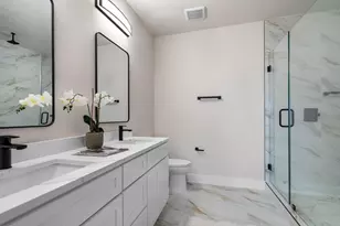 2340 Alsiddiq Dr, Irving, TX 75062 - Photo 24