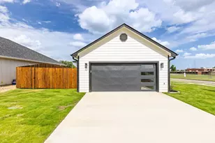 828 Bell St, Sulphur Springs, TX 75482 - Photo 8