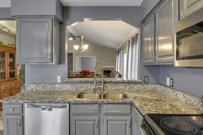 6707 Copperwood Court, Arlington, TX 76001 - Photo 10