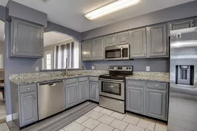 6707 Copperwood Court, Arlington, TX 76001 - Photo 4