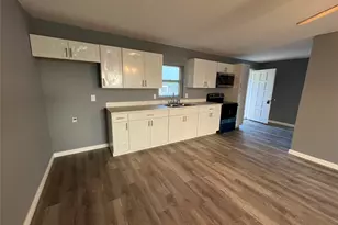 122 S 10th St, Sanger, TX 76266 - Photo 4